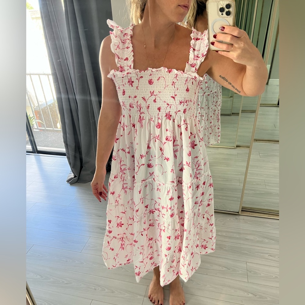 Barely worn, pink and white hill house dress